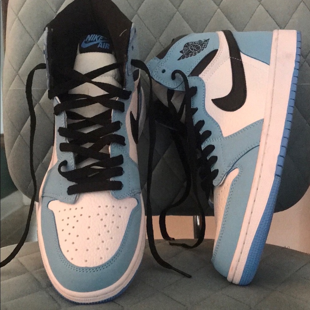Nike Air Jordan 1 Retro High OG University Blue